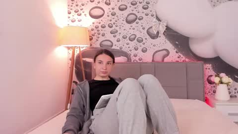 Josephine online show from April 21, 12:22 pm