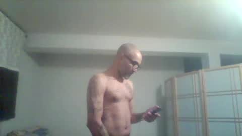 Br33z3 online show from March 9, 9:13 am