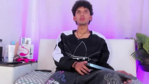 Jose online show from November 17, 7:03 am