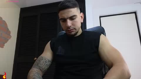 josh_miller01 online show from June 14, 1:13 pm