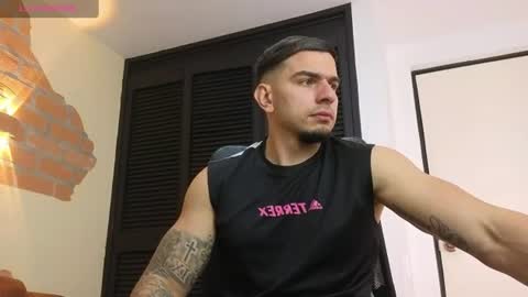josh_miller01 online show from July 7, 12:42 pm