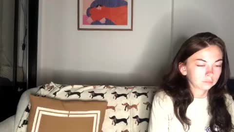 josh_xo online show from November 18, 4:11 pm