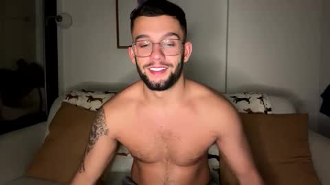 josh_xo online show from December 2, 6:14 pm