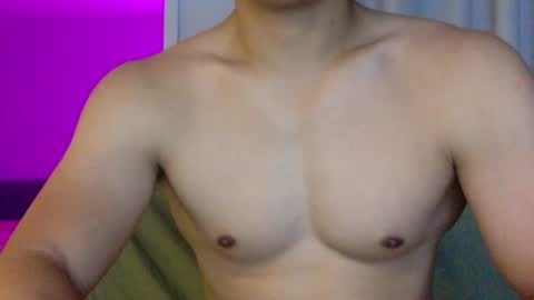 Snapshot of joshasian0713 chatting on October 22, 11:10 am joshasian0713 online show from October 22, 11:10 am