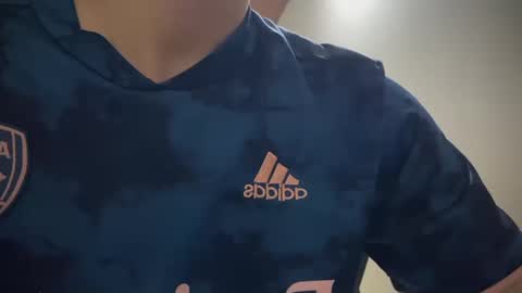 Snapshot of josheli chatting on November 16, 11:10 pm Nicolas online show from November 16, 11:10 pm