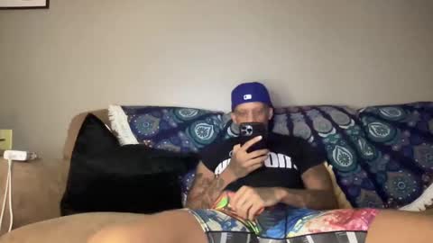 Snapshot of joshperrygoon chatting on December 23, 4:44 am joshperrygoon online show from December 23, 4:44 am