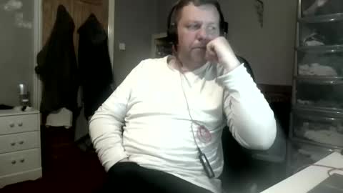 Snapshot of joshuaterrence chatting on April 29, 8:40 am joshuaterrence online show from April 29, 8:40 am