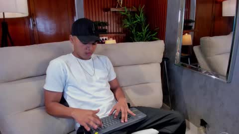 Snapshot of josseph_smit_ chatting on March 3, 11:27 am Josseph online show from March 3, 11:27 am