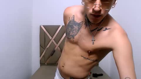 josue_linares online show from March 5, 5:58 am