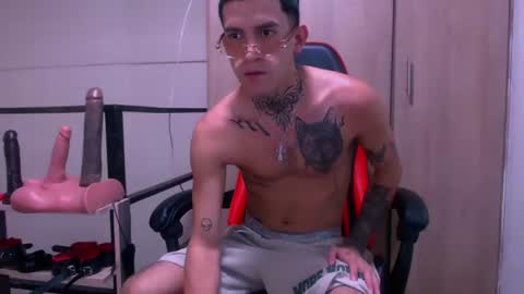 josue_linares online show from March 20, 6:18 am