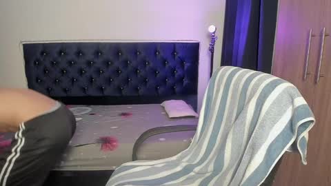 josy online show from April 22, 2:36 am