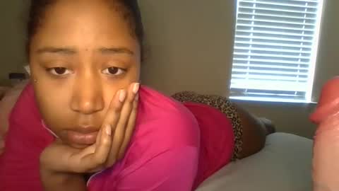 jottijade online show from December 4, 1:53 pm