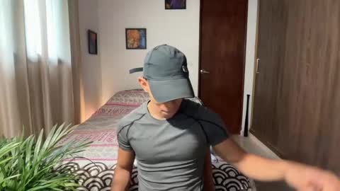 Im Jouliano online show from May 31, 10:11 pm