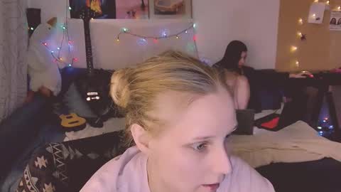 joy_keys online show from February 25, 11:22 pm