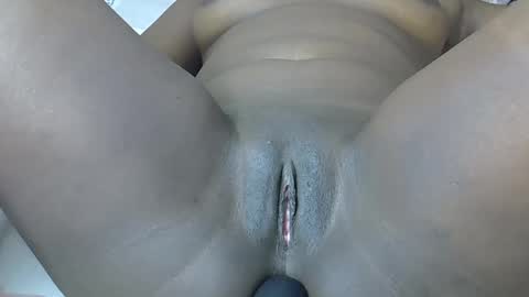 Snapshot of joy_sexxy chatting on February 24, 3:43 pm joy_sexxy online show from February 24, 3:43 pm