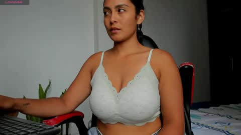 sofiaparker8 online show from April 15, 7:54 pm