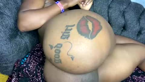 Butterflyass online show from February 18, 4:19 am