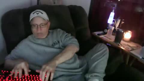 Snapshot of jpmel99 chatting on December 1, 11:47 pm jpmel99 online show from December 1, 11:47 pm