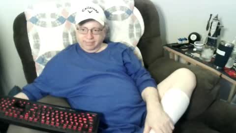 Snapshot of jpmel99 chatting on April 26, 12:41 am jpmel99 online show from April 26, 12:41 am