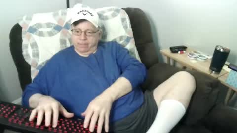 Snapshot of jpmel99 chatting on May 19, 10:05 pm jpmel99 online show from May 19, 10:05 pm