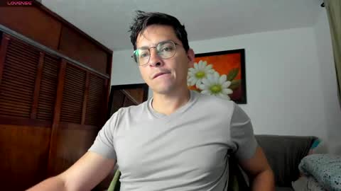 Snapshot of jriizh chatting on April 27, 4:21 am Cristian- tellme Criis online show from April 27, 4:21 am