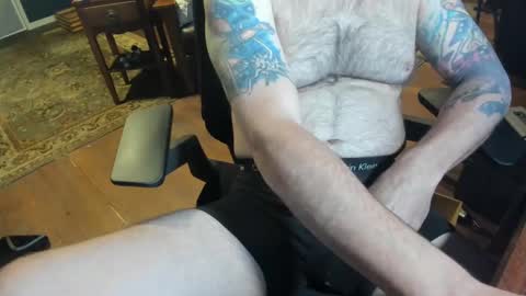 Snapshot of jsimon04 chatting on December 17, 3:06 pm jsimon04 online show from December 17, 3:06 pm