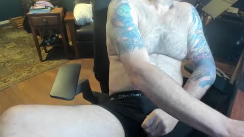 Snapshot of jsimon04 chatting on January 6, 3:08 pm jsimon04 online show from January 6, 3:08 pm