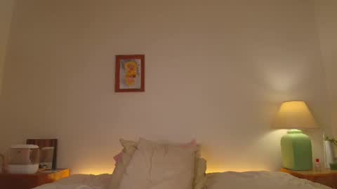 Jsmine  and sometimes Beaulooks online show from February 18, 9:20 pm