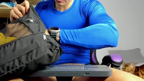 Snapshot of juan_fit2024 chatting on December 21, 3:20 pm juan online show from December 21, 3:20 pm