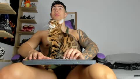 Snapshot of juan_fit2024 chatting on January 18, 2:55 pm juan online show from January 18, 2:55 pm