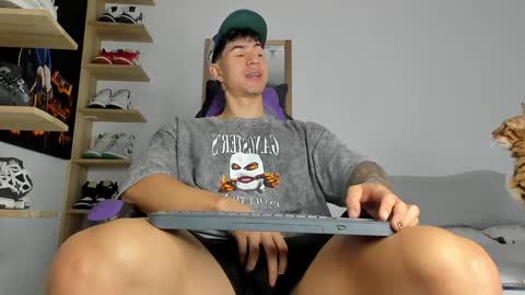 Snapshot of juan_fit2024 chatting on January 31, 5:21 pm juan online show from January 31, 5:21 pm