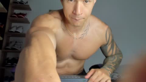 Snapshot of juan_fit2024 chatting on February 4, 10:45 pm juan online show from February 4, 10:45 pm