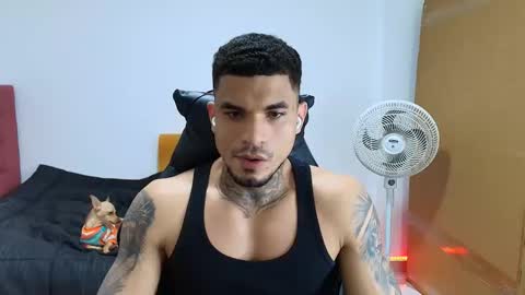 juan_gomez_1 online show from November 25, 12:10 am