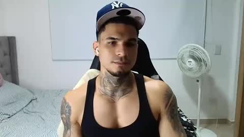 juan_gomez_1 online show from January 8, 1:41 am