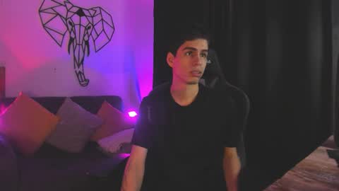 Snapshot of juan_posada1 chatting on February 4, 1:39 pm Juan Posada online show from February 4, 1:39 pm