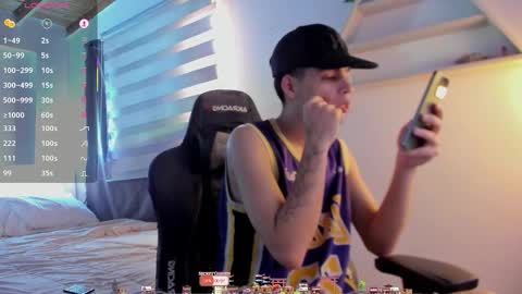 Snapshot of juan_posada1 chatting on February 21, 3:24 pm Juan Posada online show from February 21, 3:24 pm