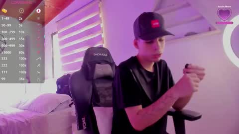 Snapshot of juan_posada1 chatting on February 22, 5:22 pm Juan Posada online show from February 22, 5:22 pm