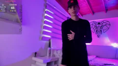 Snapshot of juan_posada1 chatting on February 25, 9:57 pm Juan Posada online show from February 25, 9:57 pm