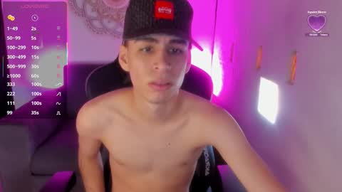 Snapshot of juan_posada1 chatting on March 2, 4:58 pm Juan Posada online show from March 2, 4:58 pm