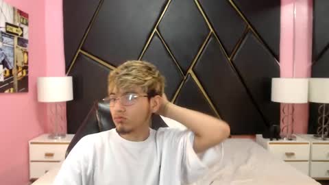 Snapshot of juan_saul1 chatting on April 23, 12:29 pm juan_saul1 online show from April 23, 12:29 pm