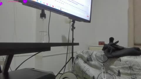 Lau   follow  online show from December 10, 2:48 am