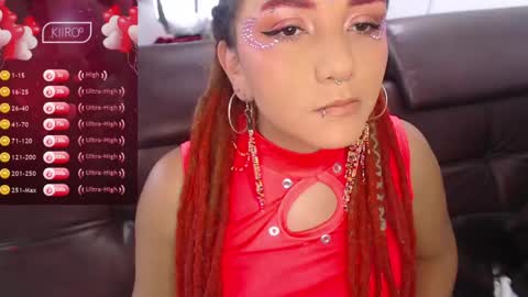 Snapshot of juana_tropic chatting on April 22, 10:22 pm Juana Fer online show from April 22, 10:22 pm