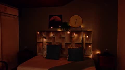 J U A N A  online show from November 25, 3:06 am