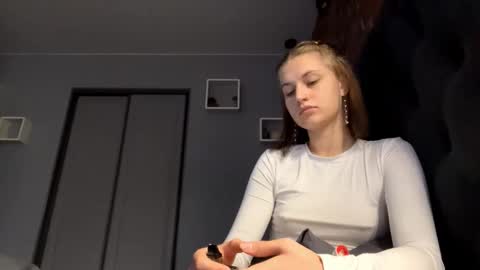 Lola online show from October 20, 7:20 am