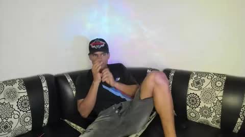 Snapshot of juanbigcock21cm chatting on May 4, 9:33 pm juan jose online show from May 4, 9:33 pm