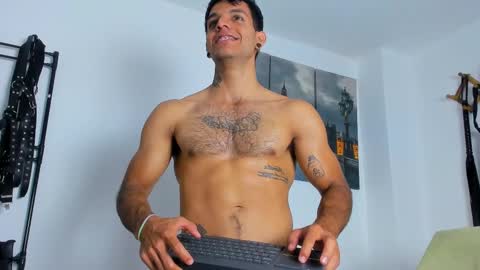 Juan Esteban online show from October 11, 5:17 am