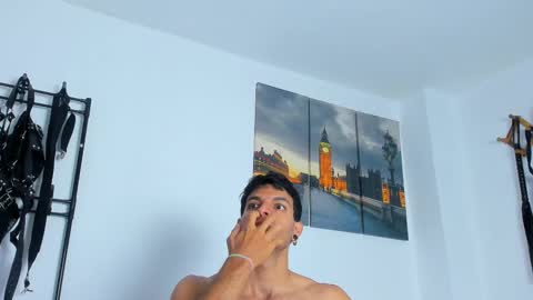 Juan Esteban online show from October 12, 5:01 pm