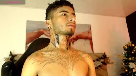 Snapshot of juancamilo_66 chatting on December 8, 11:19 pm Juan online show from December 8, 11:19 pm