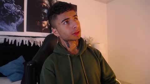 Snapshot of juancamilo_66 chatting on December 19, 6:01 am Juan online show from December 19, 6:01 am