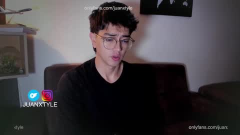 Snapshot of juancamroom chatting on October 6, 6:49 pm . online show from October 6, 6:49 pm